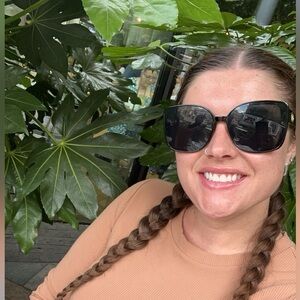 Meet your Posher, Brea